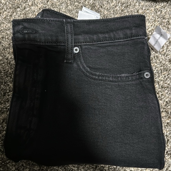 NWT! Banana Republic Black High-Rise Destructed Straight Jeans - Size 30🔹 - Picture 3 of 8